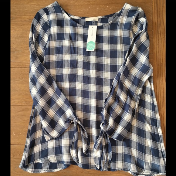 Jella C Tops - Jella C. Button Back Top